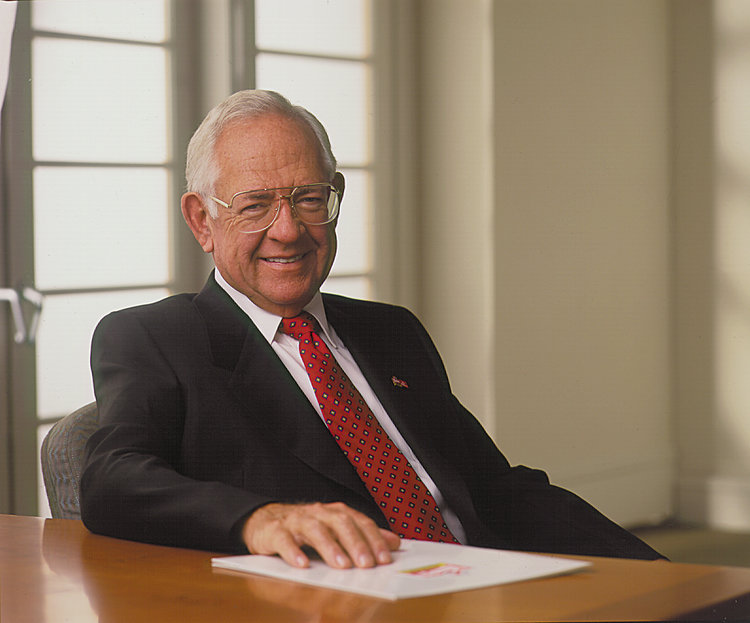 Image of Dave Thomas at a desk